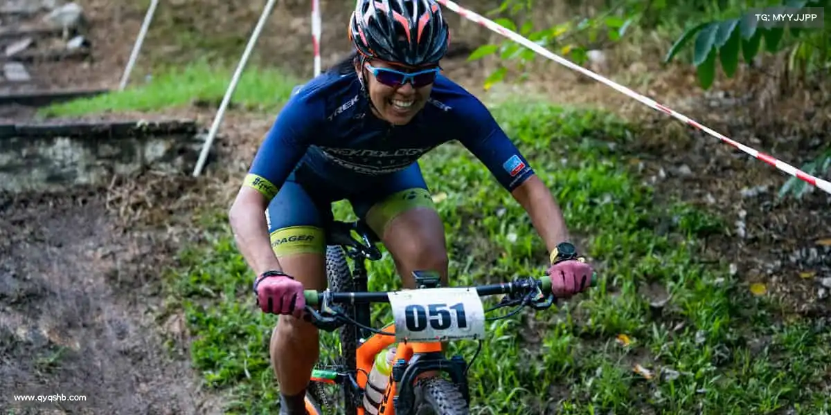 米兰挥动球拍 / 奔跑赛场,每一次拼搏都闪耀光芒!🎾🏃